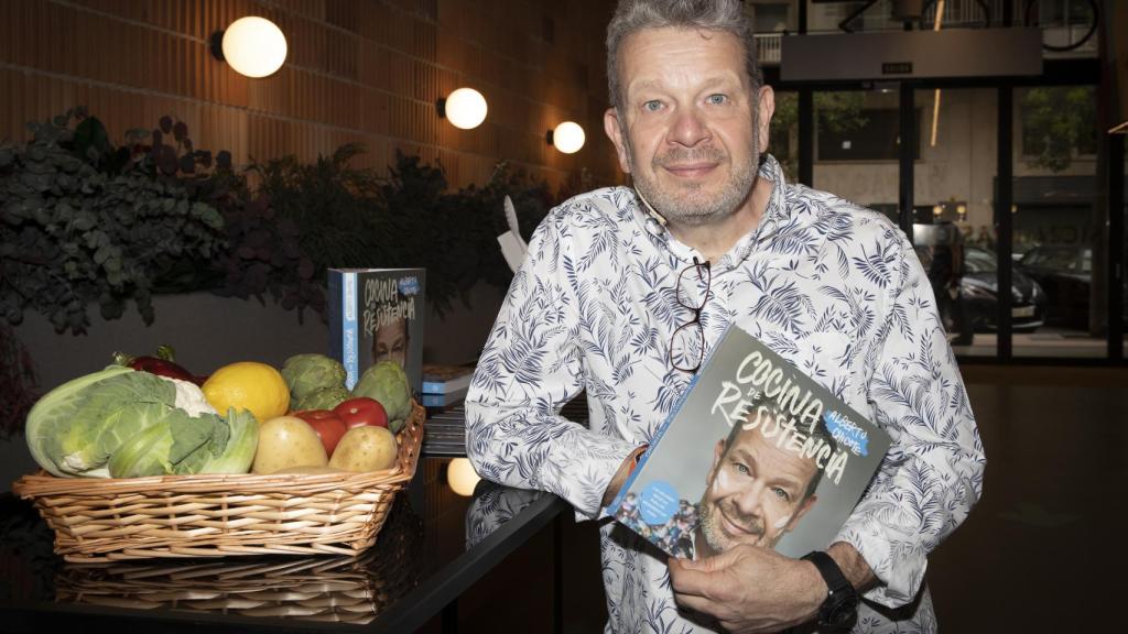 Alberto Chicote durante una sesión promocional de su libro 'Cocina de resistencia'.
