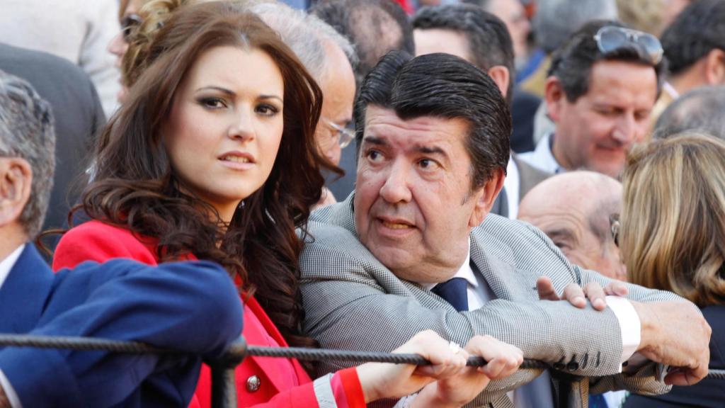 El empresario junto a María Jesús Ruiz en una foto de 2012, cuando eran pareja.