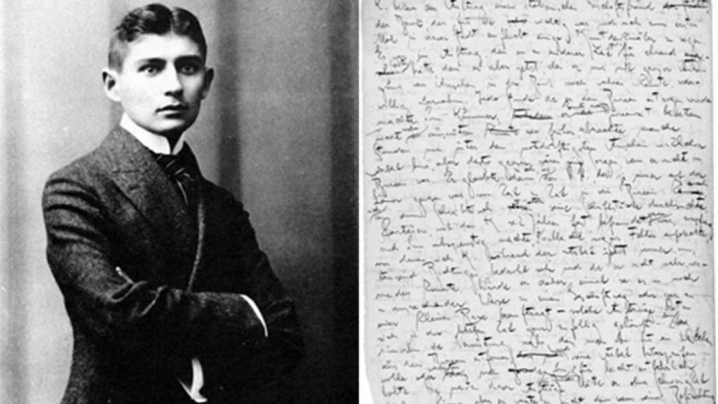 Kafka junto a una de sus cartas a su amigo Oskar Pollak