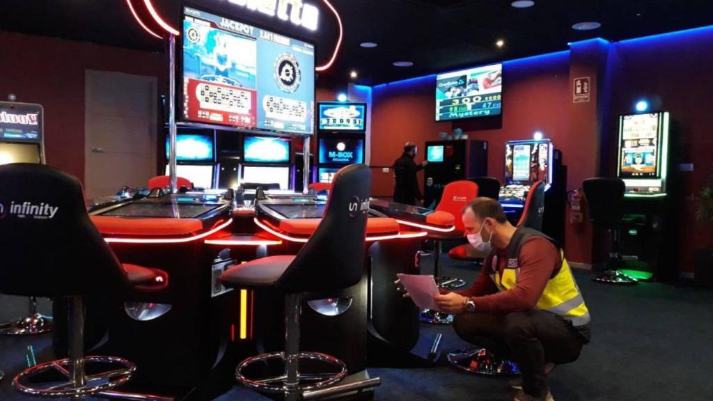 Inspección en un salón de juegos de Andalucía.