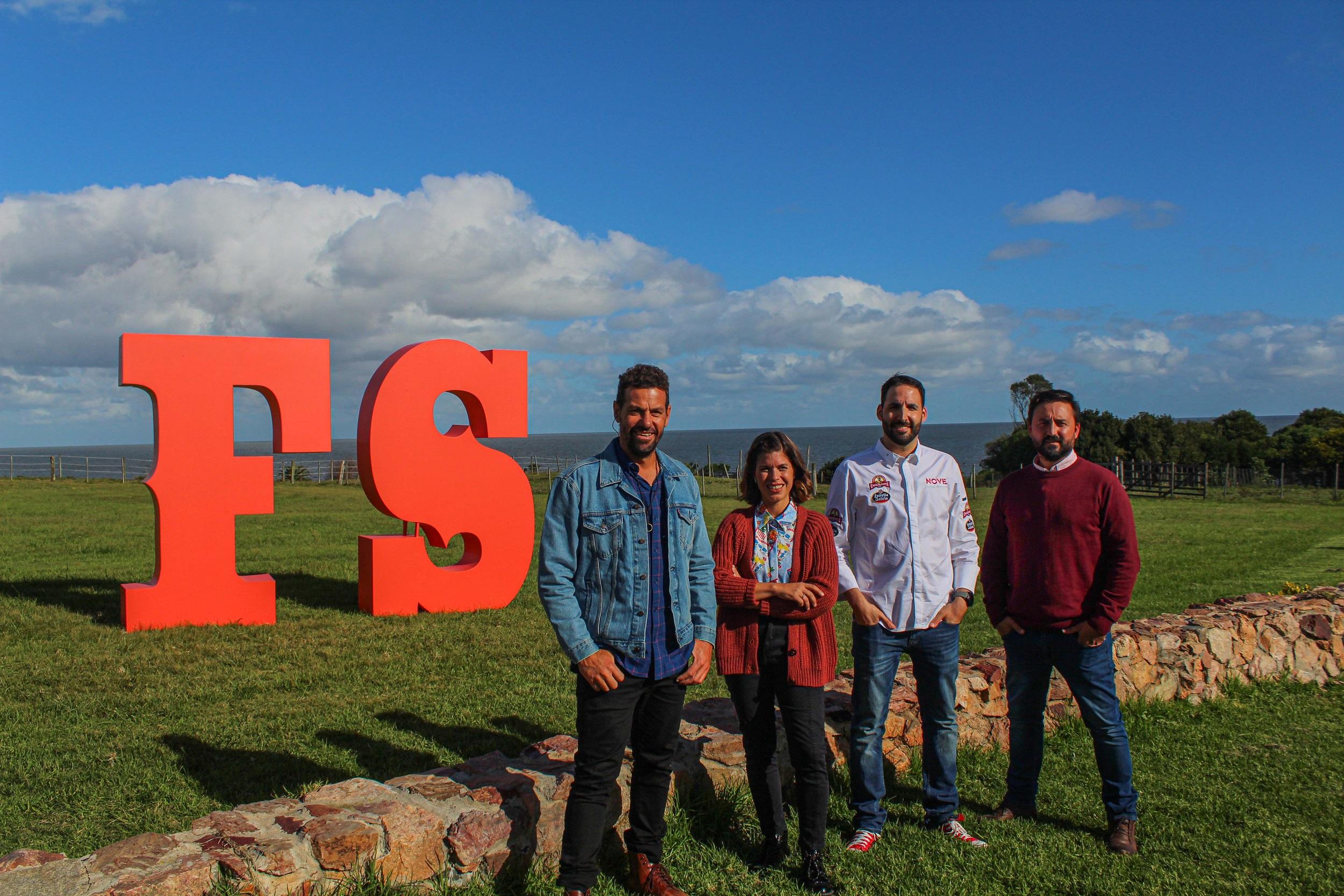 El chef Julio Sotomayor participa en el programa ‘Fuego Sagrado’ en Urugya (Hijos de Rivera).