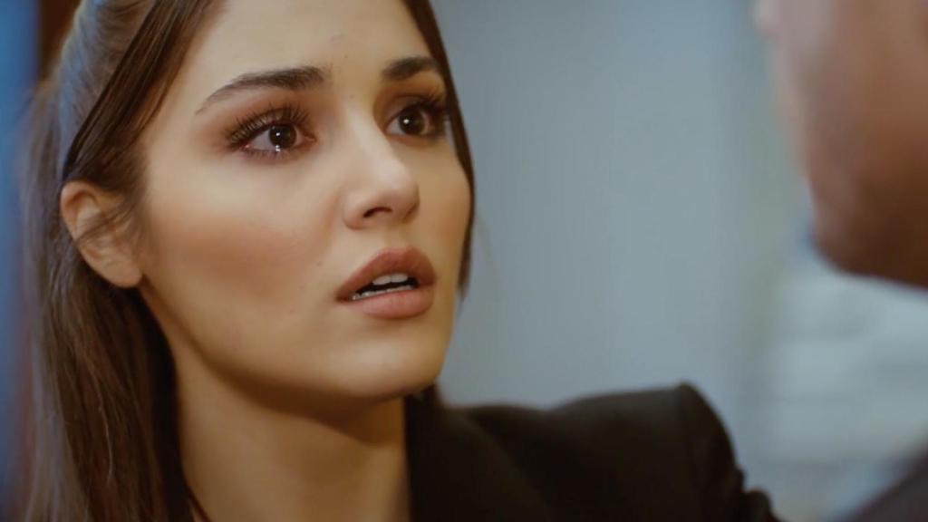 Hande Erçel es Eda en 'Love is in the air'