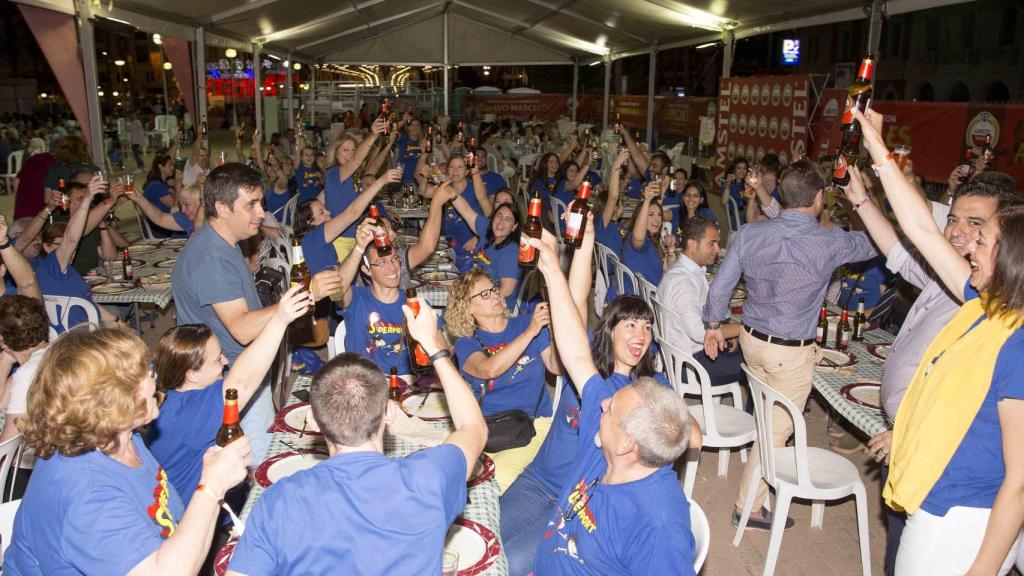 Las restricciones de sanidad impiden la celebración de verbenas y limitan el horario del racó.