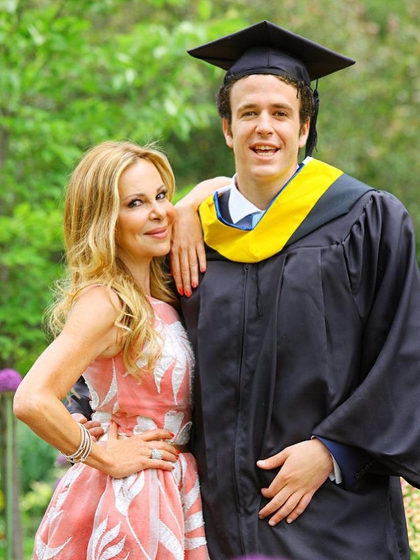 Ana Obregón y Álex Lequio, en una imagen compartida en redes sociales.