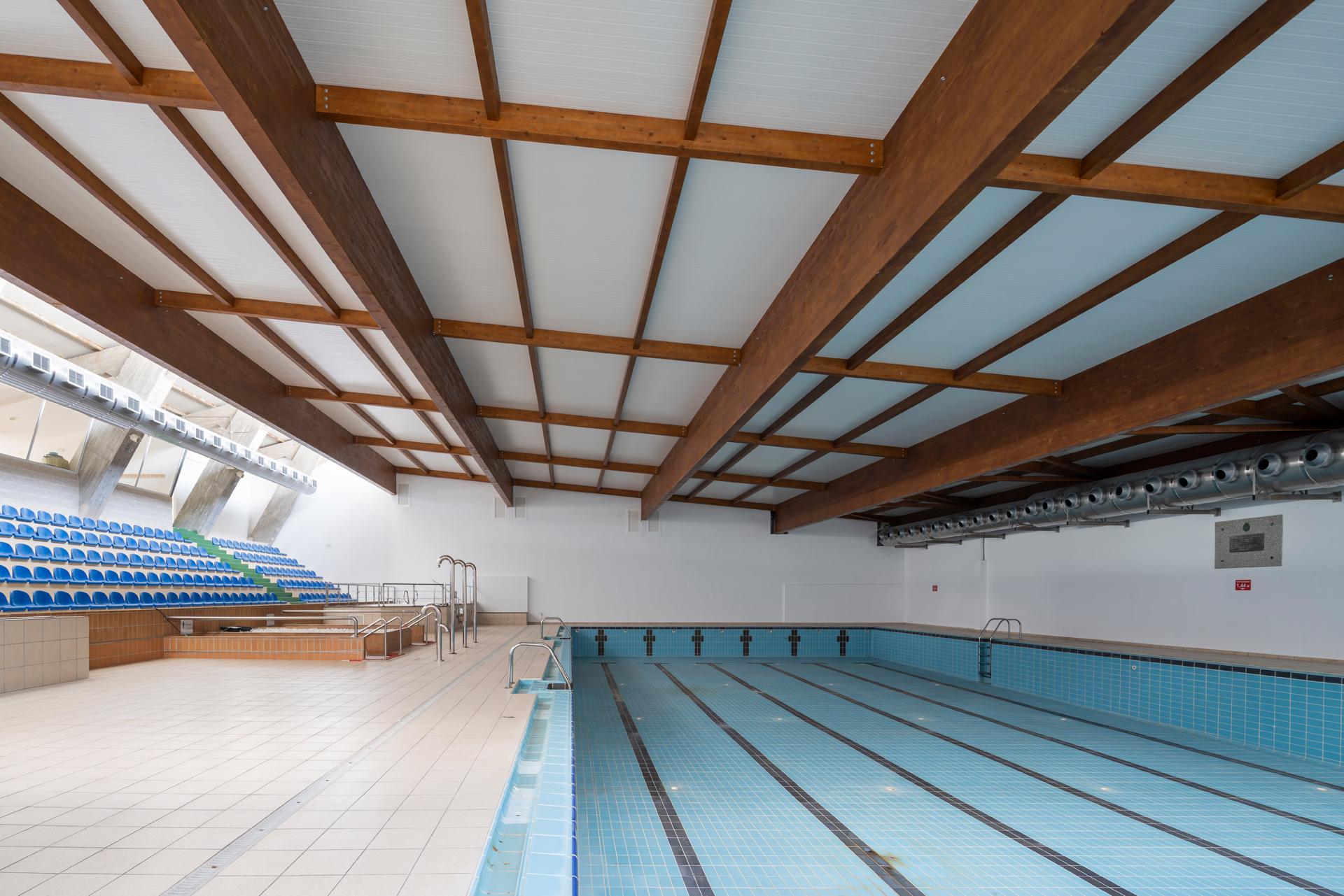 Nueva cubierta de la piscina de Riazor