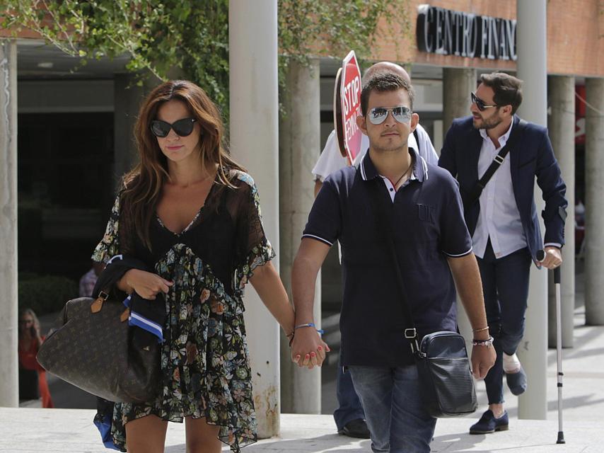 Antonio David Flores, Olga Moreno y David Flores en el juicio donde Rocío no saludó a su hijo.