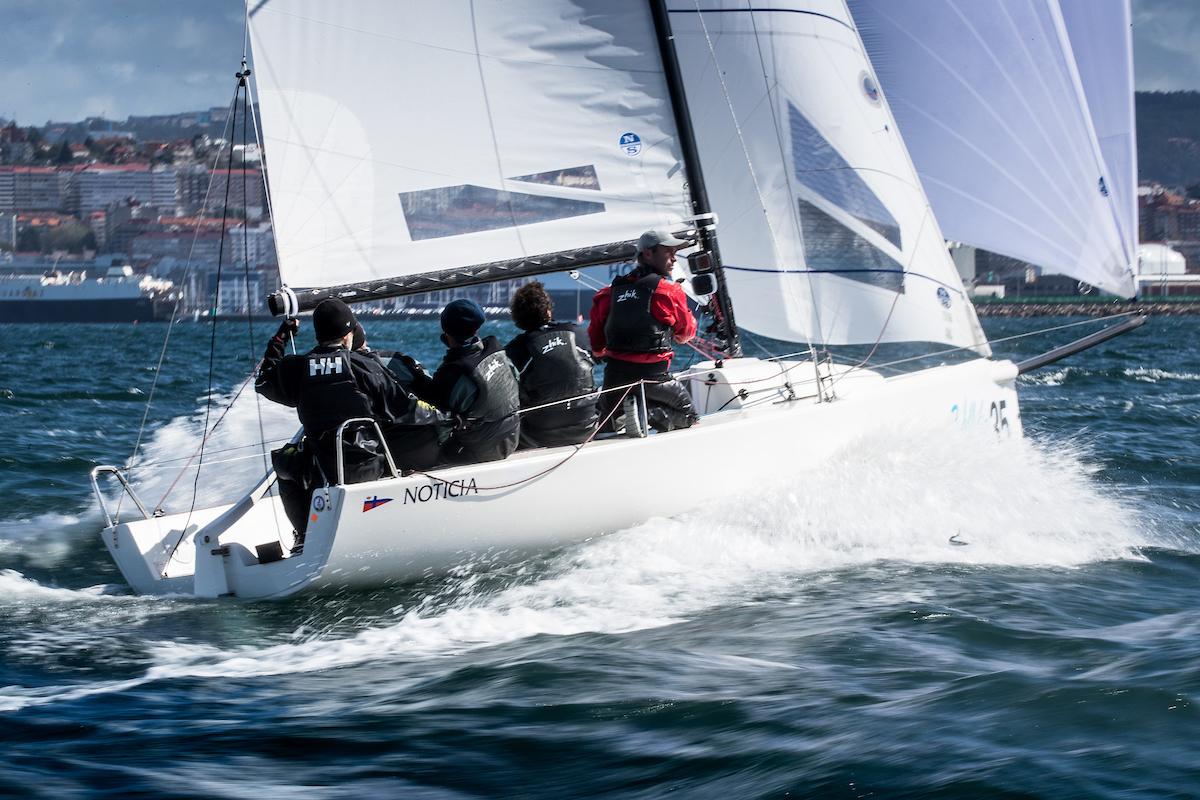 Una regata (María Muiña).