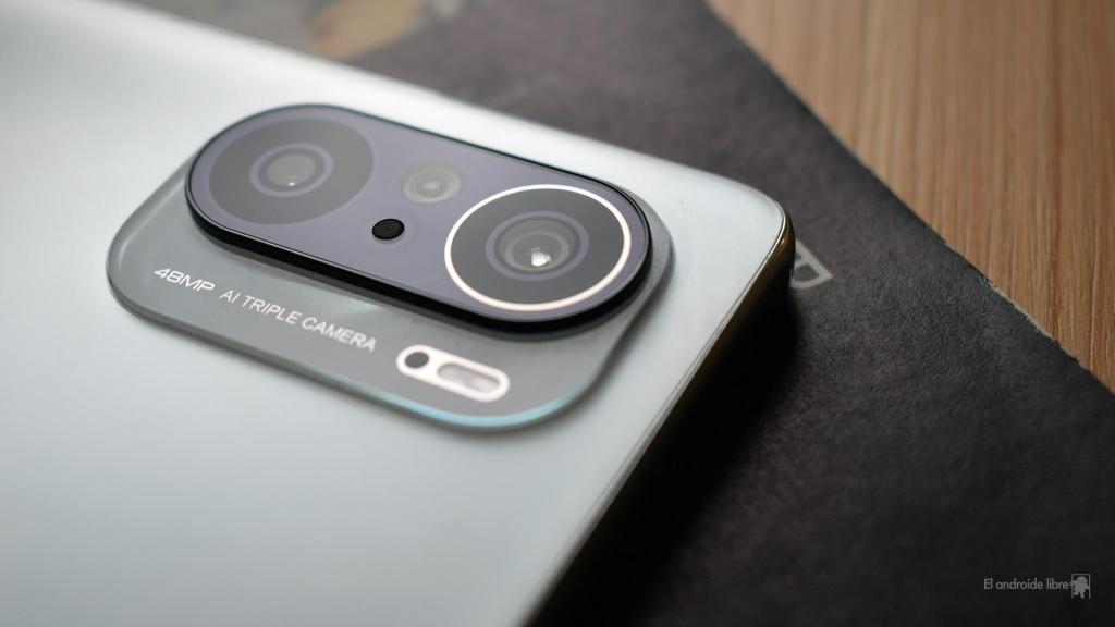 Triple cámara del POCO F3