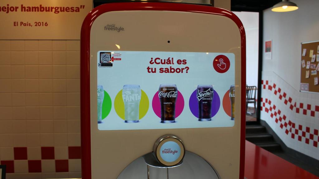 Pantalla de la nueva máquina de bebidas de Five Guys.