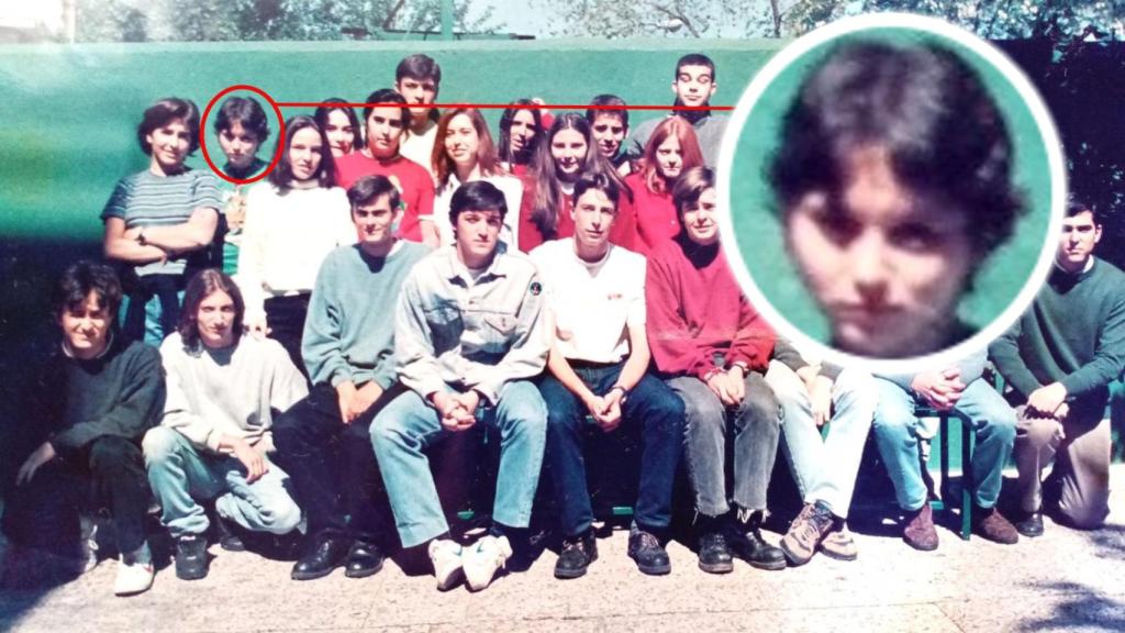 Isabel Díaz-Ayuso, actual presidenta de la Comunidad de Madrid, junto a sus compañeros del Éfeso en mayo de 1995. Tenía 16 años.