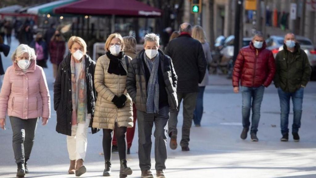La mascarilla lleva siendo obligatoria en España desde el pasado verano.