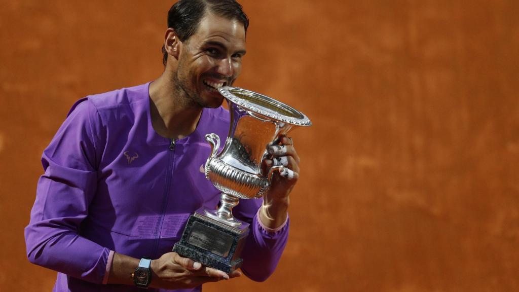 Nadal, con el título de campeón de Roma.