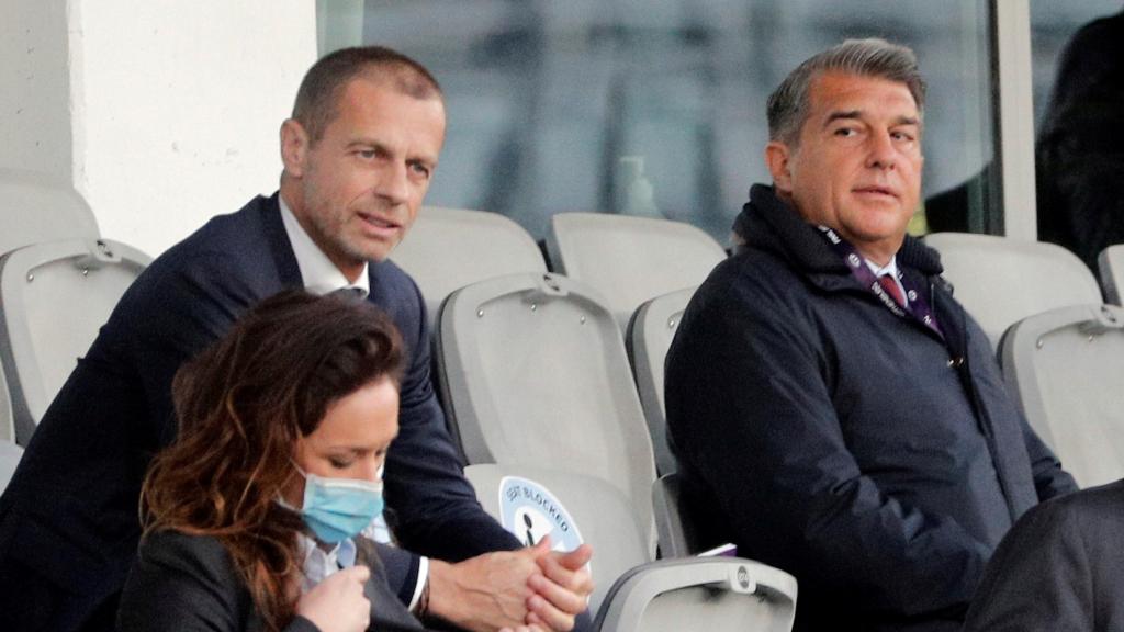 Aleksander Ceferin y Joan Laporta, en el estadio Gamla Ullevi de Goteborg