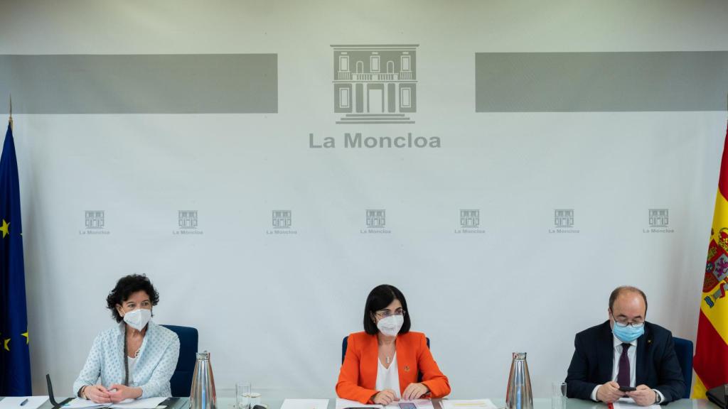 La ministra de Educación, Isabel Celaá, la ministra de Sanidad, Carolina Darias y el ministro de Política Territorial y Función Pública, Miguel Iceta.