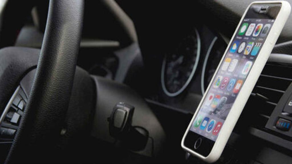 Multas de 200 euros por usar el móvil.