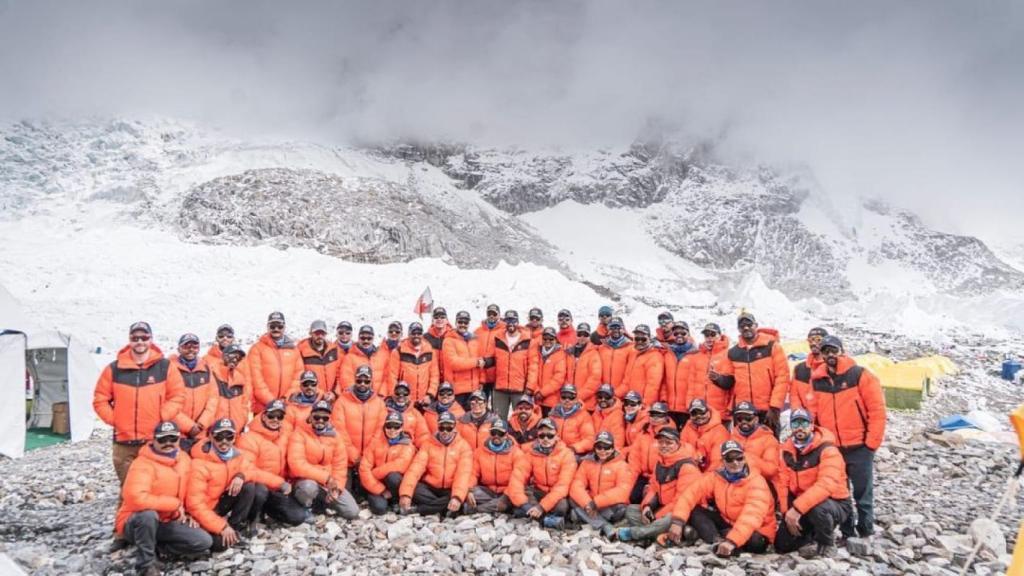 La expedición del príncipe de Bahréin camino del Everest