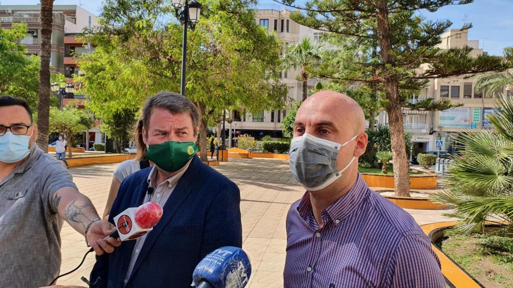 Israel Muñoz (Los Verdes) y Pablo Semper (Sueña Torrevieja), en rueda de prensa en el día de hoy.