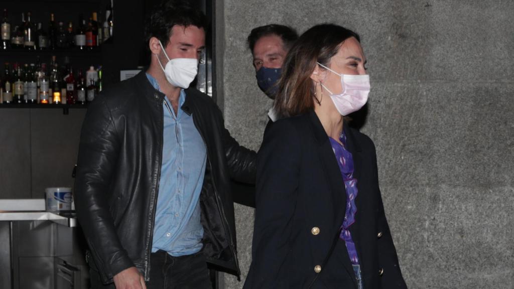 Tamara Falcó e Íñigo Onieva disfrutando de la noche madrileña.