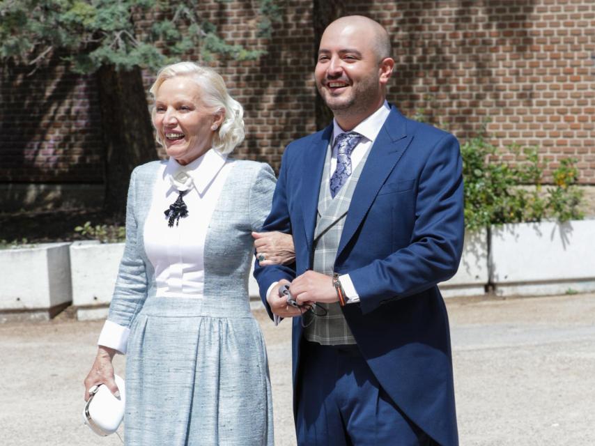 Aarón Guerrero junto a su madre, Marisol Rodríguez.