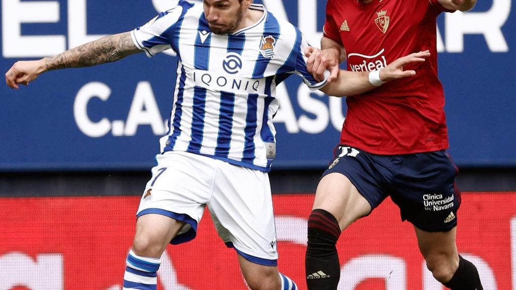 Portu protege un balón en banda