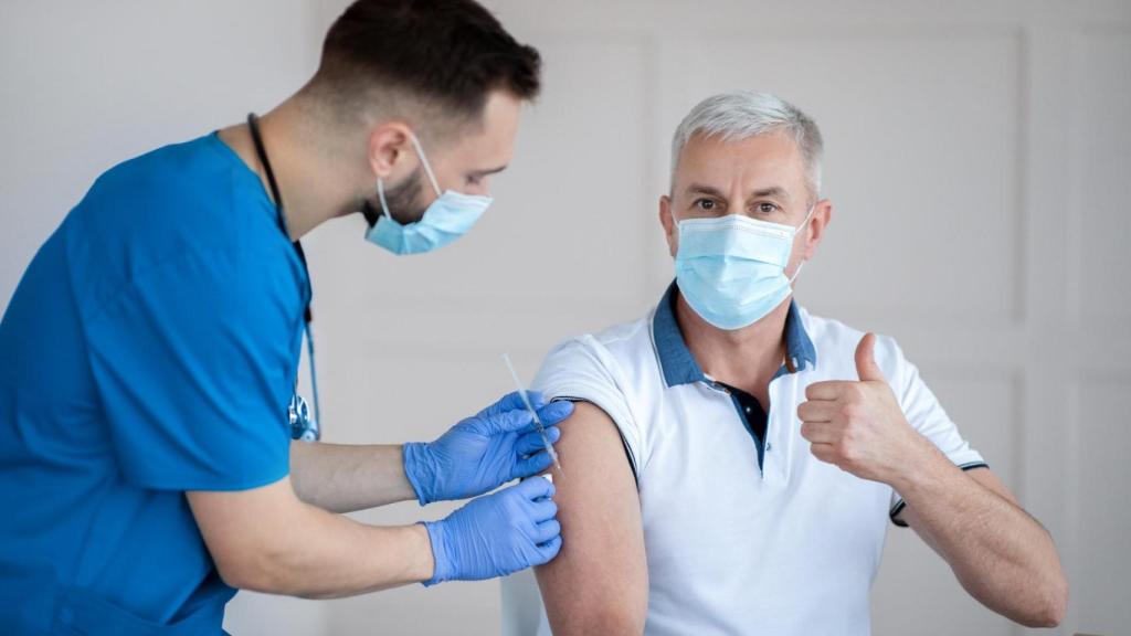 Vacunación por edades en Galicia: Nuevo gran avance entre los de 70 y 79 años