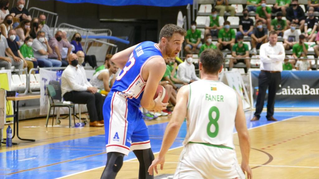 Urtasun, durante el partido disputado en Castellón.