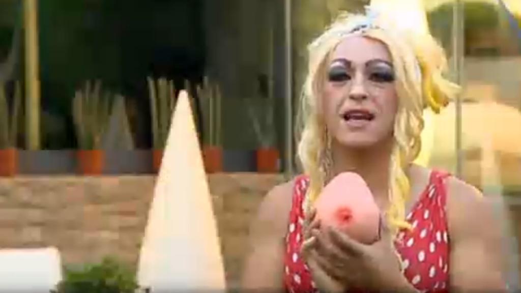 Pupi perdió una de las prótesis de su pecho en '¿Quién quiere casarse con mi hijo?'.