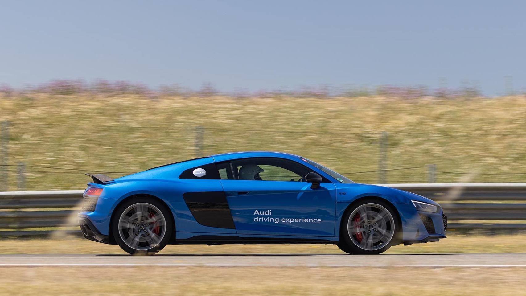 Así son los cursos de conducción del Audi Driving Experience; nos subimos al e-tron GT y al R8