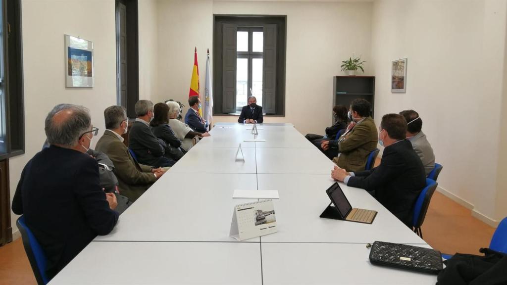 El presidente del Tribunal Superior de Xustiza de Galicia (TSXG) se reúne en Pontevedra con jueces de la Audiencia Provincial.