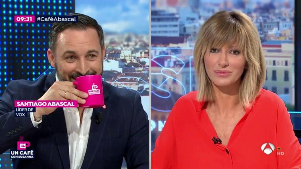 Santiago Abascal da plantón a 'Espejo Público' sólo unos minutos antes y les tacha de miserables