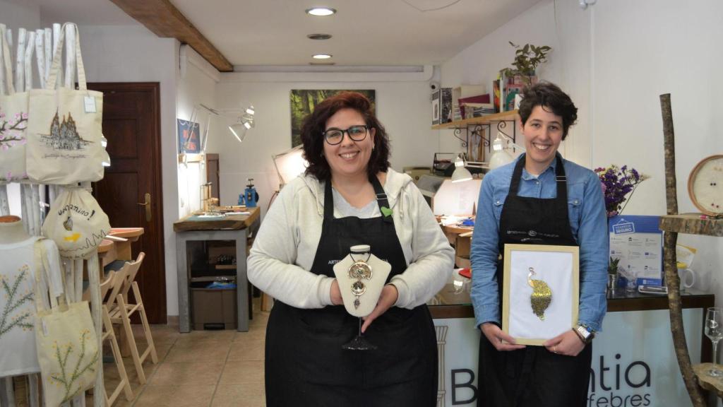 Nuria Prado y Yessenia Guerrero, impulsoras de Brigantia Orfebres.
