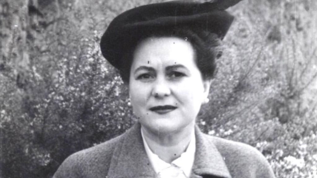 En el archivo de Anna M. Torre Amat se observan sus diferentes modelos.