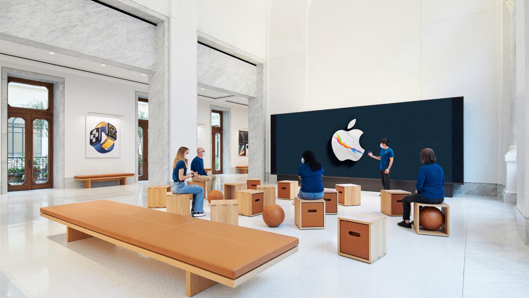 La nueva Apple Store de Roma que recupera el Palazzo Marignoli.