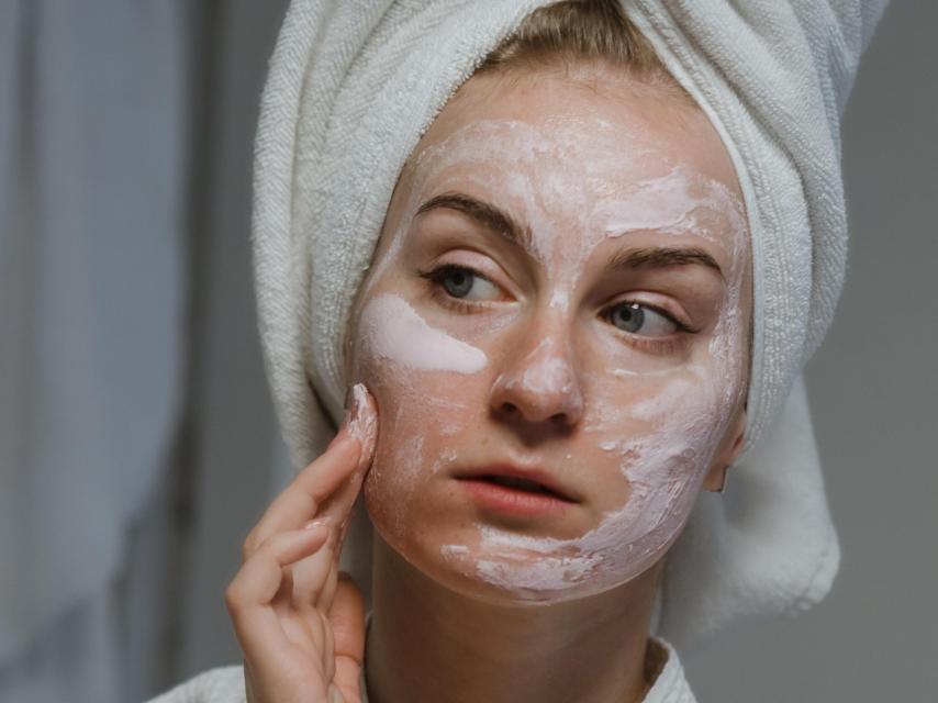 Yoga facial o cómo lucir una piel tersa en pocos minutos