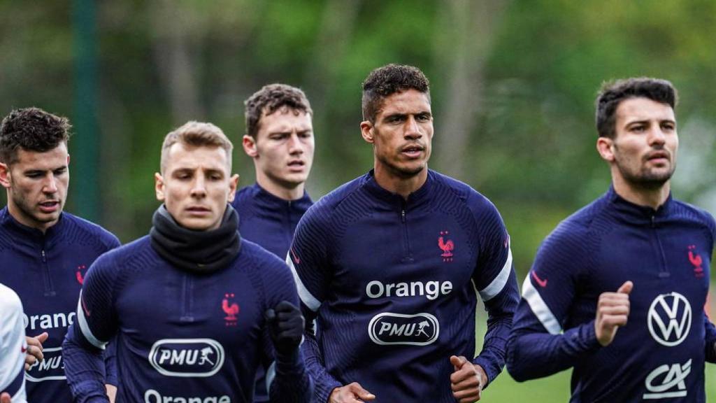 Raphael Varane, durante un entrenamiento con la selección de Francia