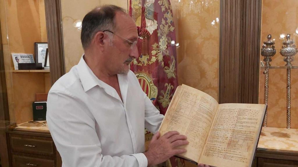 Foto del facsímil del libro.