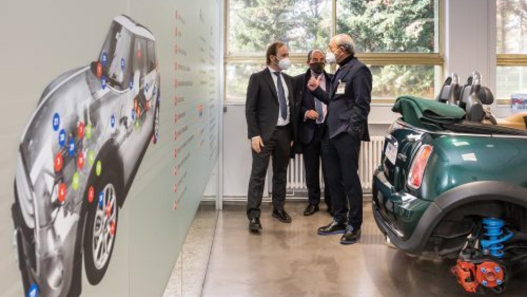 El consejero Javier López Marcano, durante una visita.