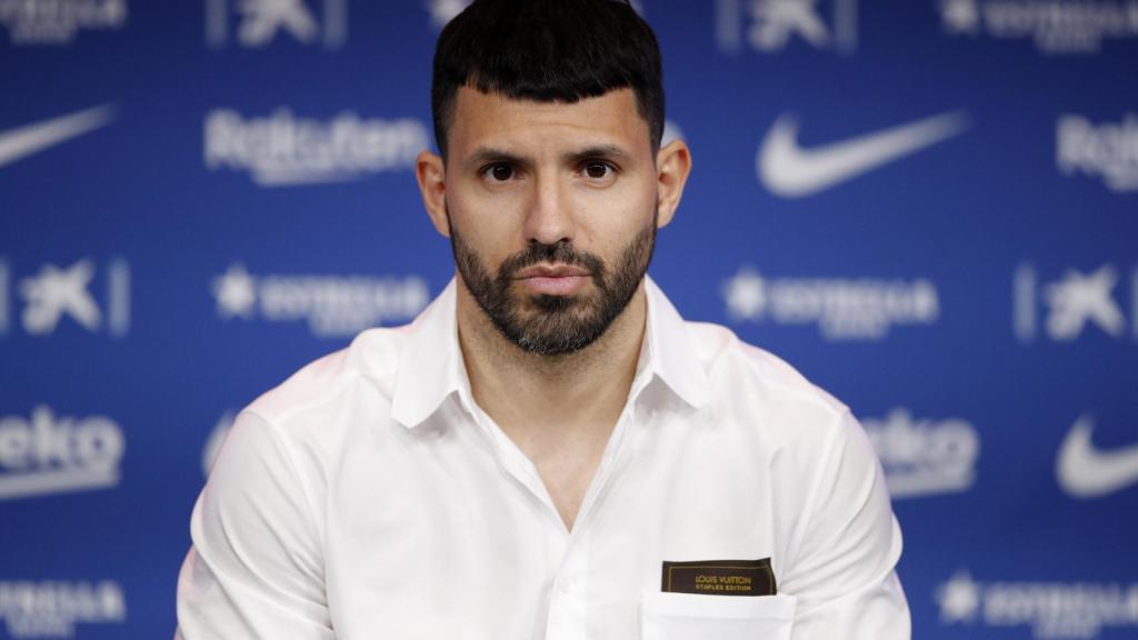Presentación del 'Kun' Agüero como nuevo futbolista del Barcelona