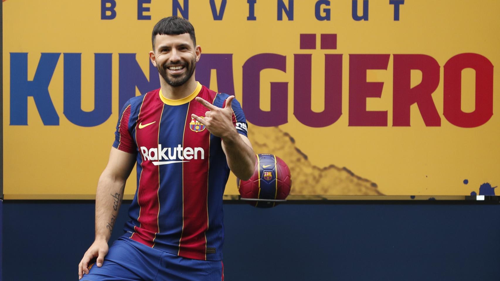 Presentación del 'Kun' Agüero como nuevo futbolista del Barcelona