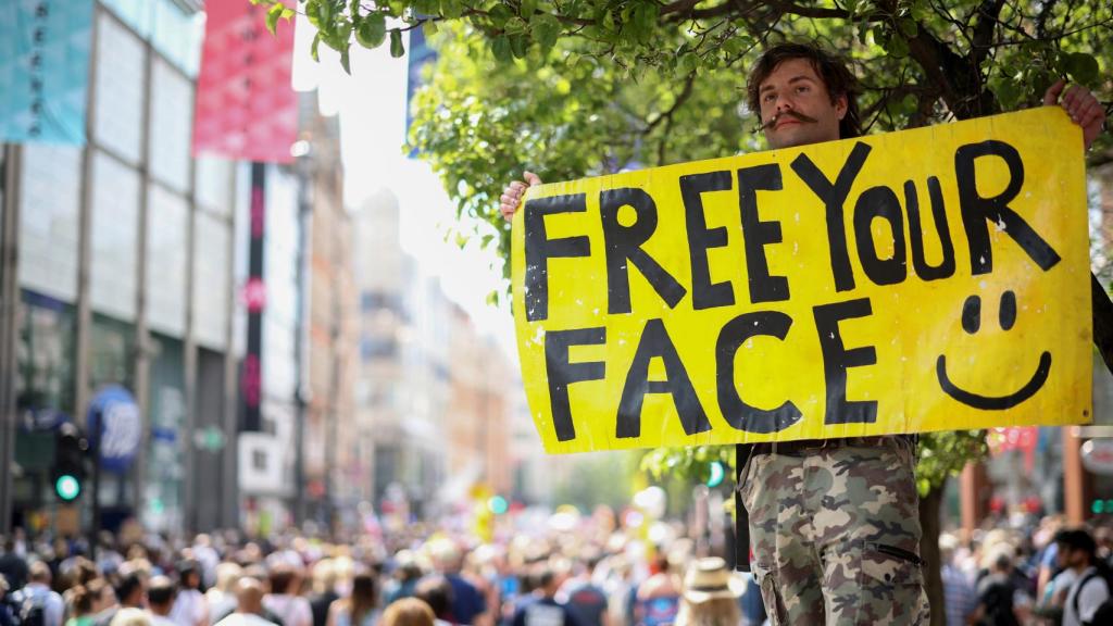 Protesta en Londres contra el confinamiento y contra las vacunas.