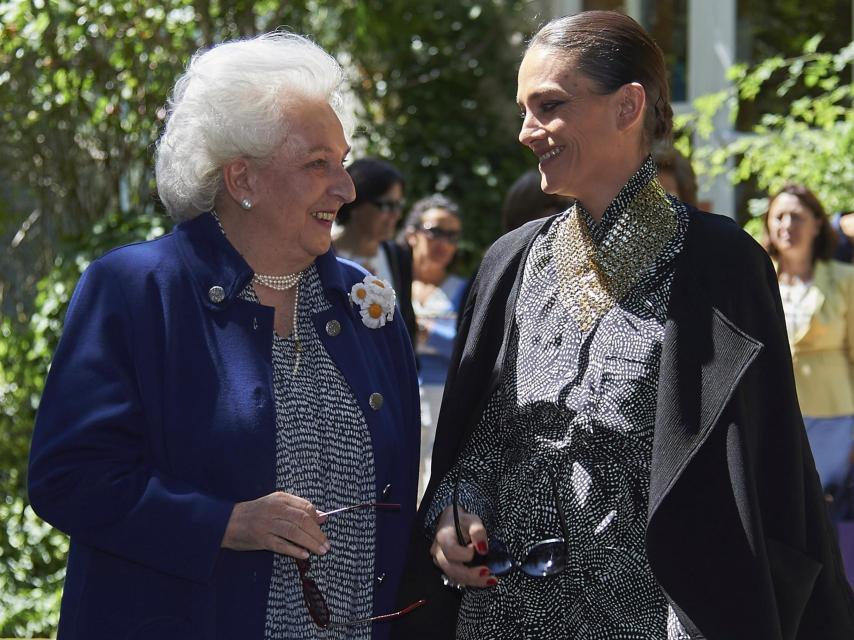 Laura Ponte con la infanta Pilar en la comunión de los hijos de la modelo.
