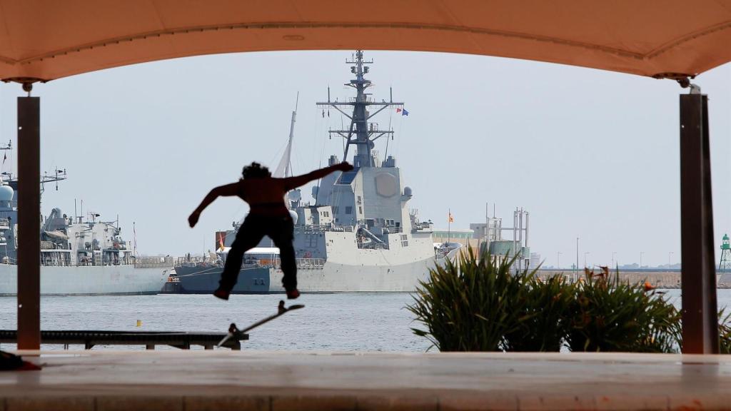 Fragatas en el Puerto de Alicante.
