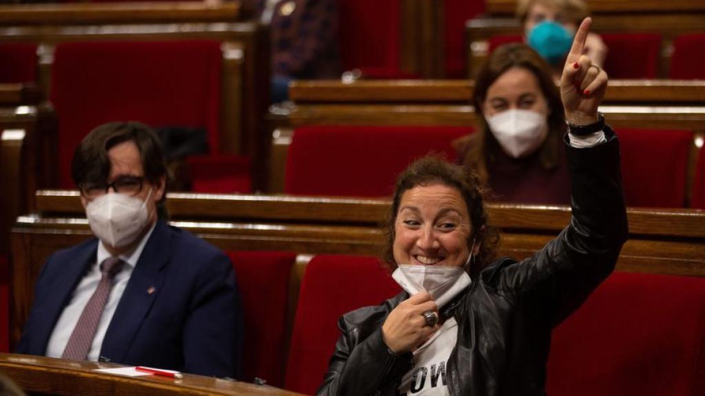 Alícia Romero, portavoz del PSC, junto a Salvador Illa, líder de los socialistas en el Parlament.