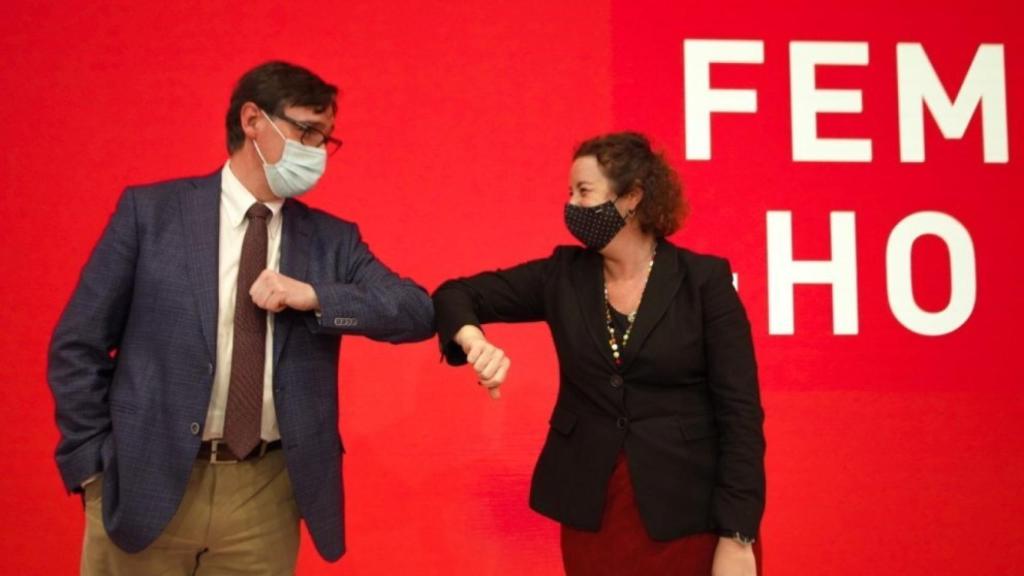 Alícia Romero, durante la campaña electoral del 14-F, junto al candidato del PSC, Salvador Illa.