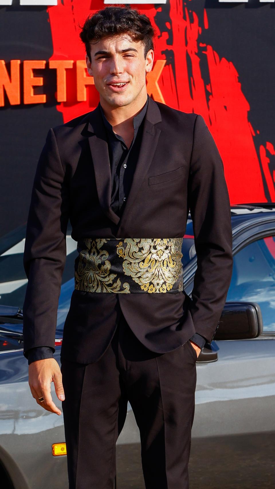 Óscar Casas posando ante los medios de comunicación.