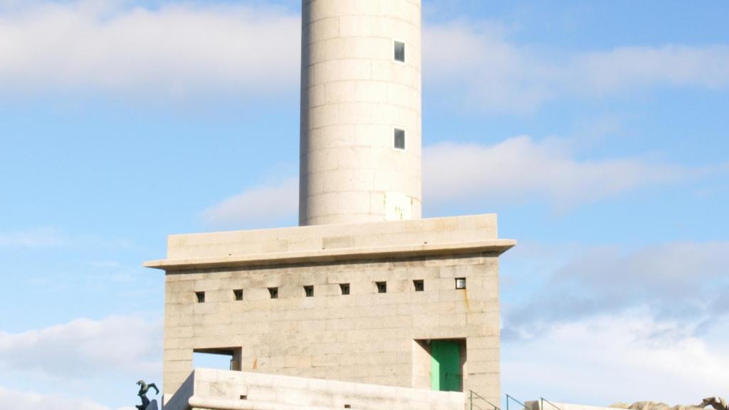 Faro de Punta Nariga