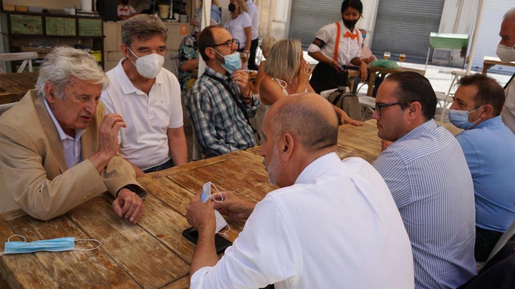 Durante el encuentro con militantes en Málaga.