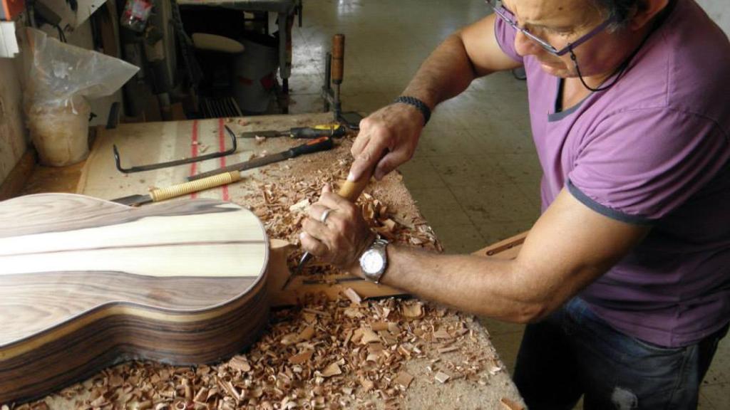 Francisco Broseta (hijo), en su taller.