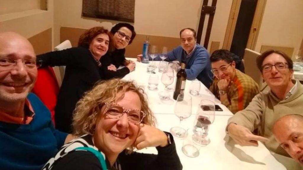 Gonzlález Laya con su cuadrilla un fin de año en Tolosa.