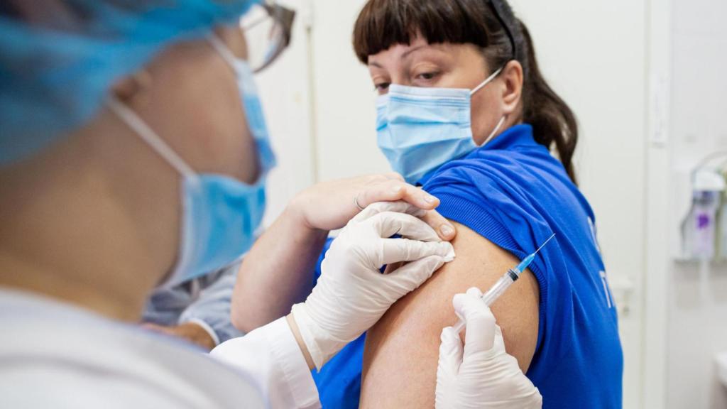 Vacunación por edades en Galicia: Llegan más dosis y pronto comienzan los de 40 a 49